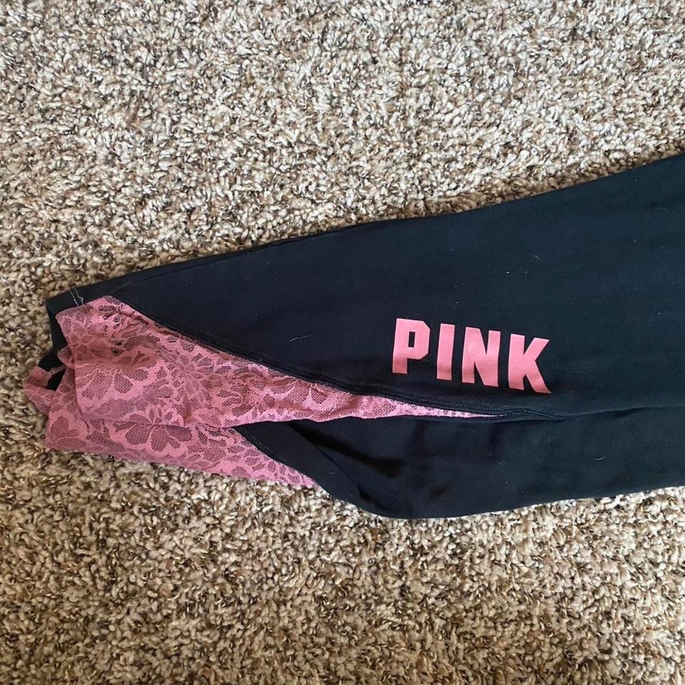 PINK yoga leggings